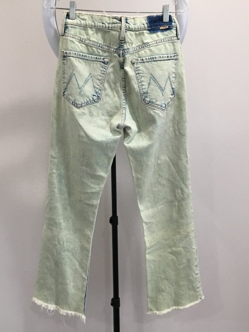 MOTHER Fern Juicy Fruit The Tripper Crop Fray Logo Hardware Button Fly Jeans - Picture 11 of 16